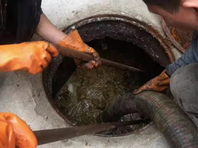 南谯清理化粪池时如何避免沼气的危害?